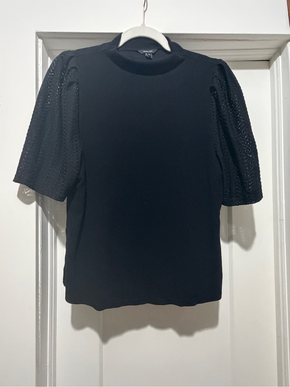 RW&CO. Black Puff-Sleeve Knit Top